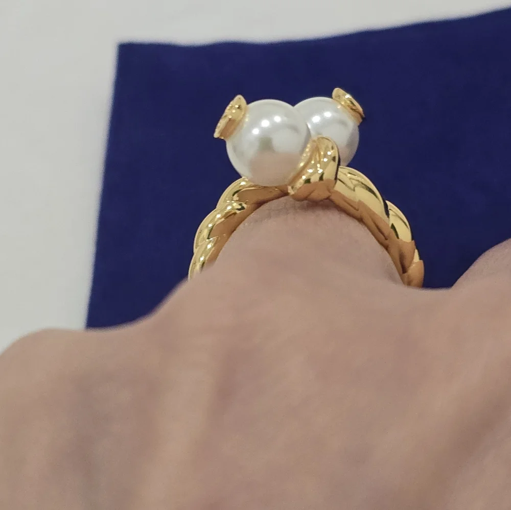 Tory Burch Twisted Pearl Ring Size 6